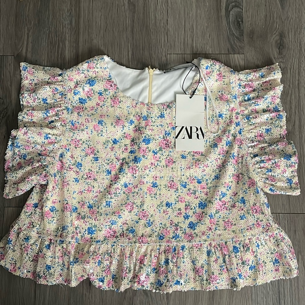 Zara Ruffle Sleeve Floral Top ✨